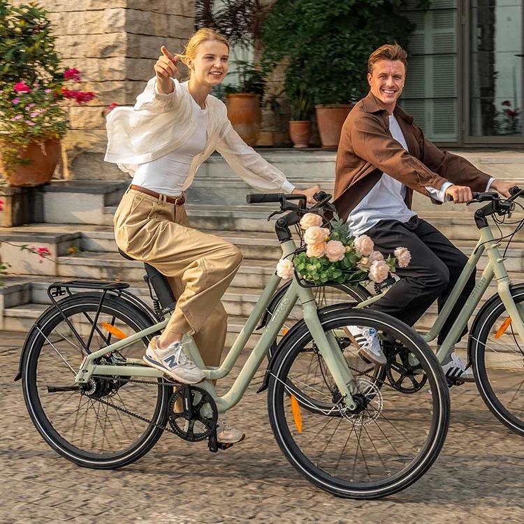 Fiido C700 Lifestyle Pareja